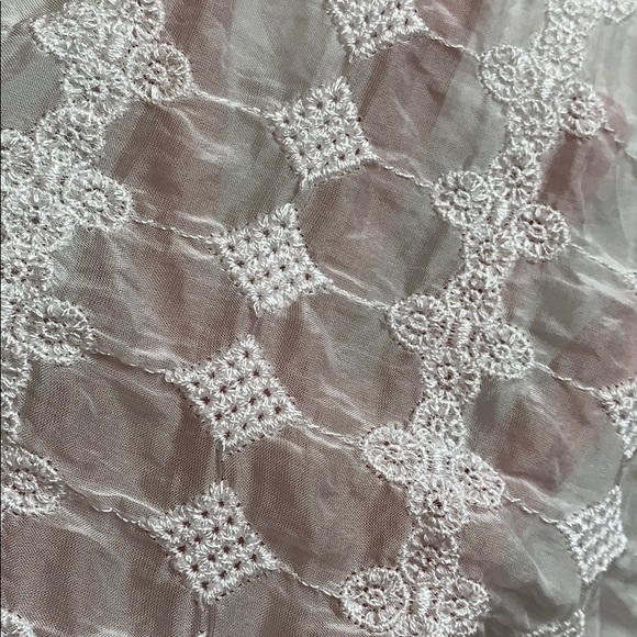 Via Signora Silk Embroidered White Tank (S) - Picture 4 of 8